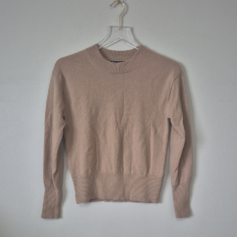 Banana Republic Women's Tan Cashmere Crew Neck Sweater Size XS, Classic Luxury - Picture 2 of 9